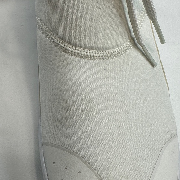 Jordan Fly 89 White/Cream Basketball Sneakers with Silver Accents Sz 10.5 - Picture 11 of 13